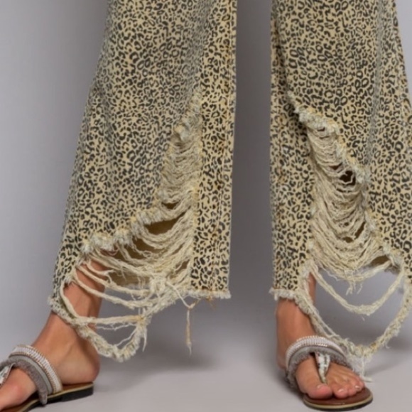 🔥TRENDY LEOPARD WIDE LEG DISTRESSED PANTS - Picture 3 of 6